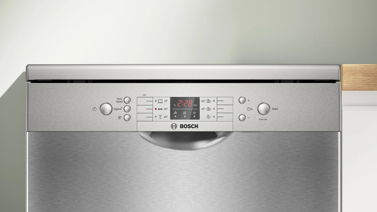 Bosch SMS26AI00M Series 2 freestanding dishwasher product view 2
