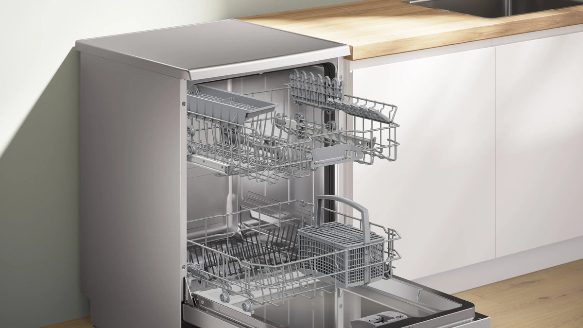 Bosch SMS26AI00M Series 2 freestanding dishwasher product view 3