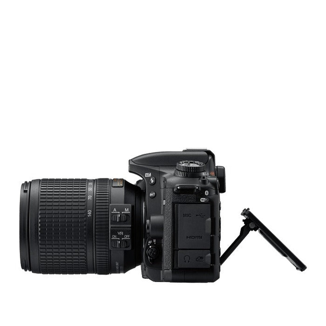 Nikon D7500 DSLR with AF-S DX 18-140mm Lens
