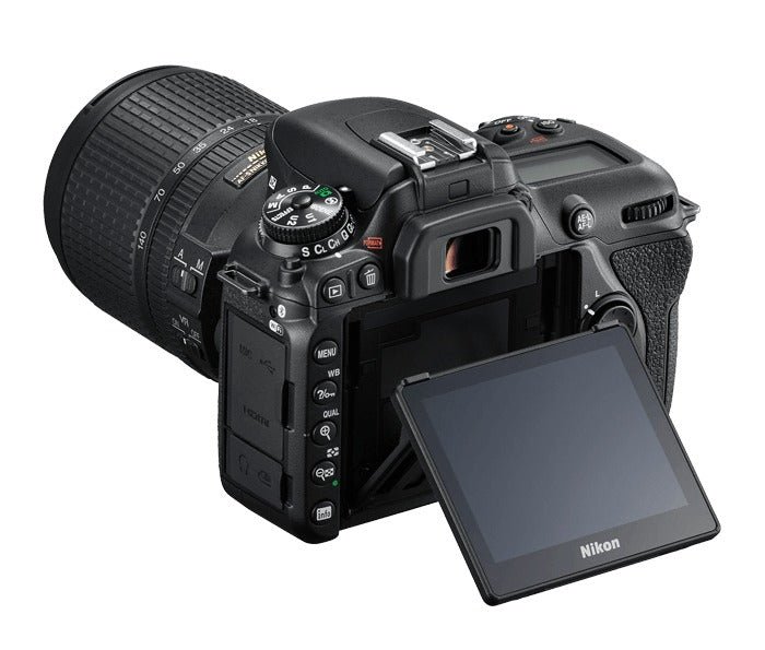 Nikon D7500 DSLR with AF-S DX 18-140mm Lens
